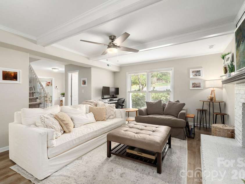8124 Red Cap Lane, Charlotte, NC 28270.  MLS# CAR4366134, YatesRealty ID 19123. 