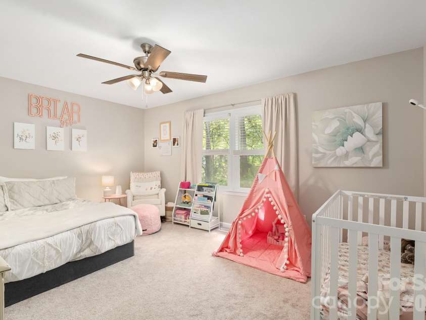 8124 Red Cap Lane, Charlotte, NC 28270.  MLS# CAR4366134, YatesRealty ID 19123. 