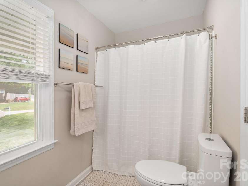 8124 Red Cap Lane, Charlotte, NC 28270.  MLS# CAR4366134, YatesRealty ID 19123. 
