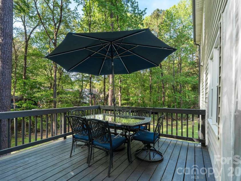 8124 Red Cap Lane, Charlotte, NC 28270.  MLS# CAR4366134, YatesRealty ID 19123. 