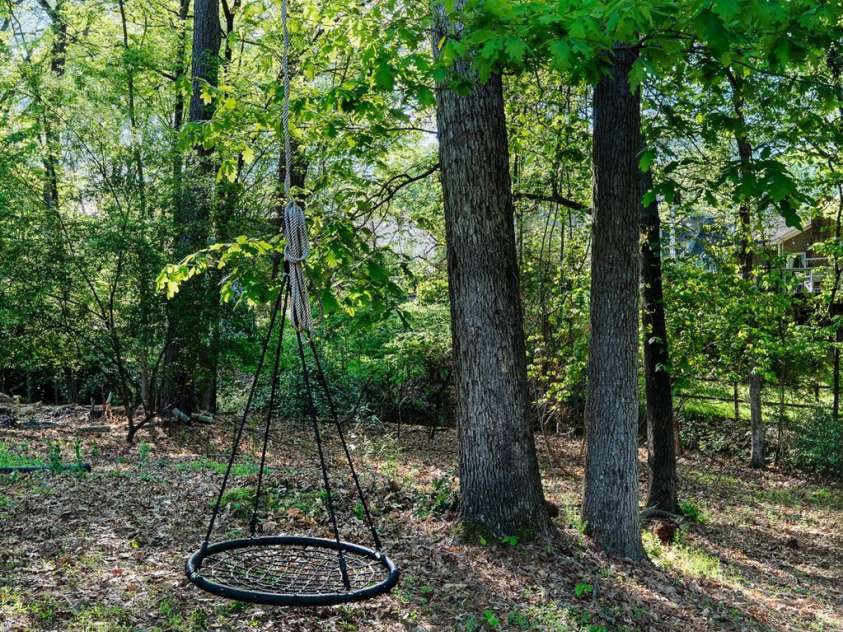 8124 Red Cap Lane, Charlotte, NC 28270.  MLS# CAR4366134, YatesRealty ID 19123. 