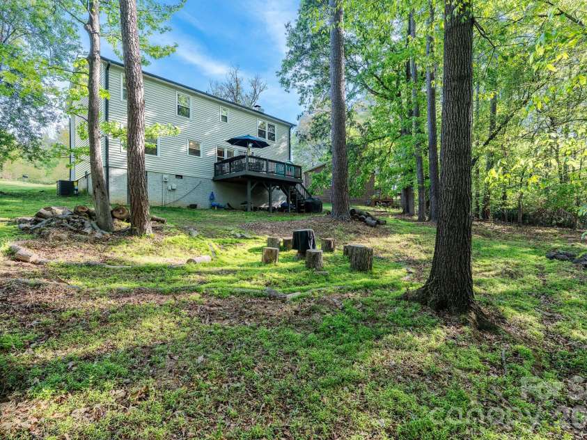 8124 Red Cap Lane, Charlotte, NC 28270.  MLS# CAR4366134, YatesRealty ID 19123. 