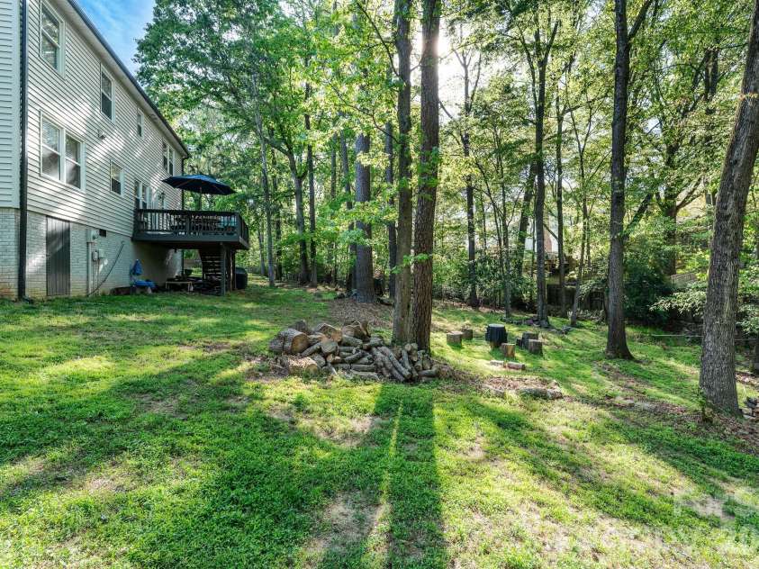 8124 Red Cap Lane, Charlotte, NC 28270.  MLS# CAR4366134, YatesRealty ID 19123. 