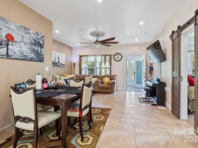 119 Aurora Vista Drive, Asheville, NC 28806.  MLS# CAR4264223, YatesRealty ID 19124. 