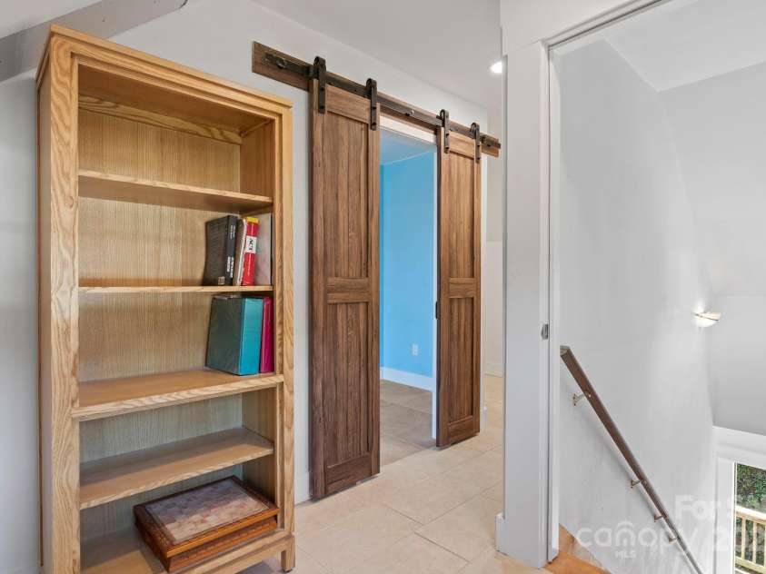 119 Aurora Vista Drive, Asheville, NC 28806.  MLS# CAR4264223, YatesRealty ID 19124. 