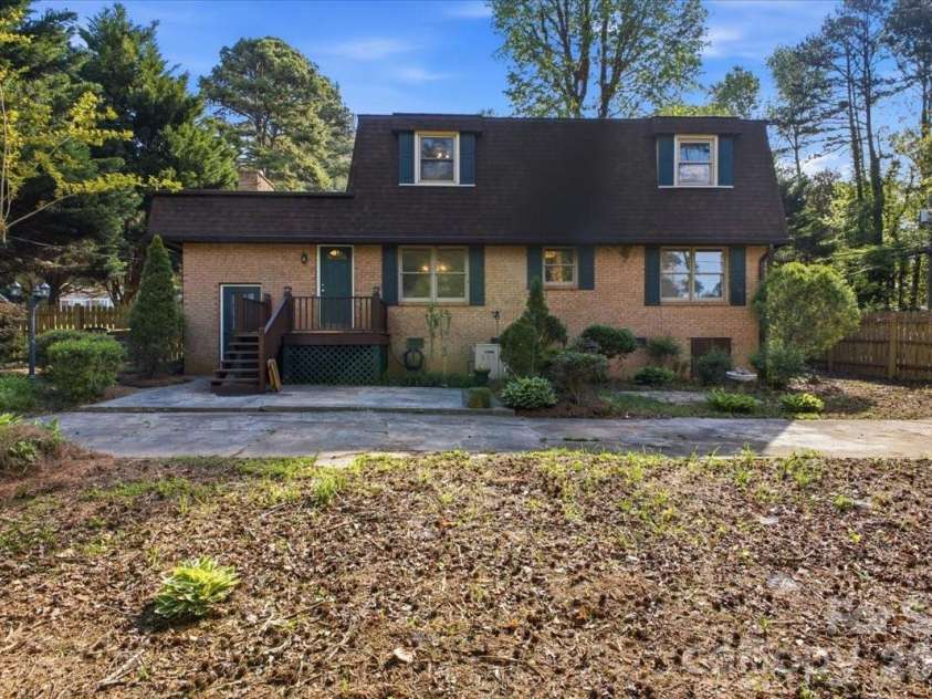1200 Berkshire Drive, Kannapolis, NC 28081.  MLS# CAR4364946, YatesRealty ID 19124. Backyard 