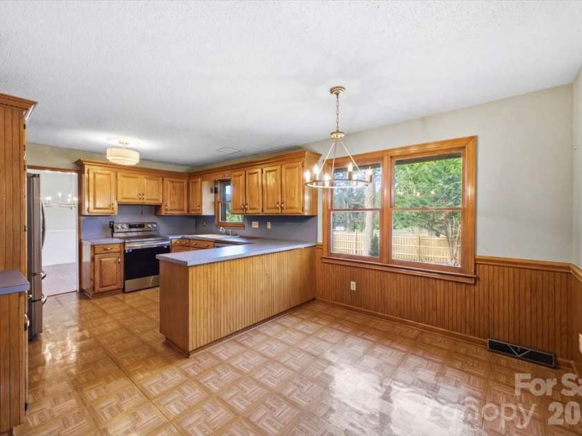 1200 Berkshire Drive, Kannapolis, NC 28081.  MLS# CAR4364946, YatesRealty ID 19124. Breakfast Area