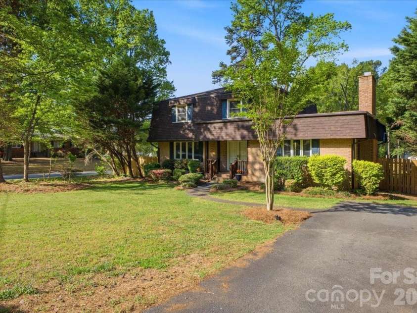 1200 Berkshire Drive, Kannapolis, NC 28081.  MLS# CAR4364946, YatesRealty ID 19124. Front of Home