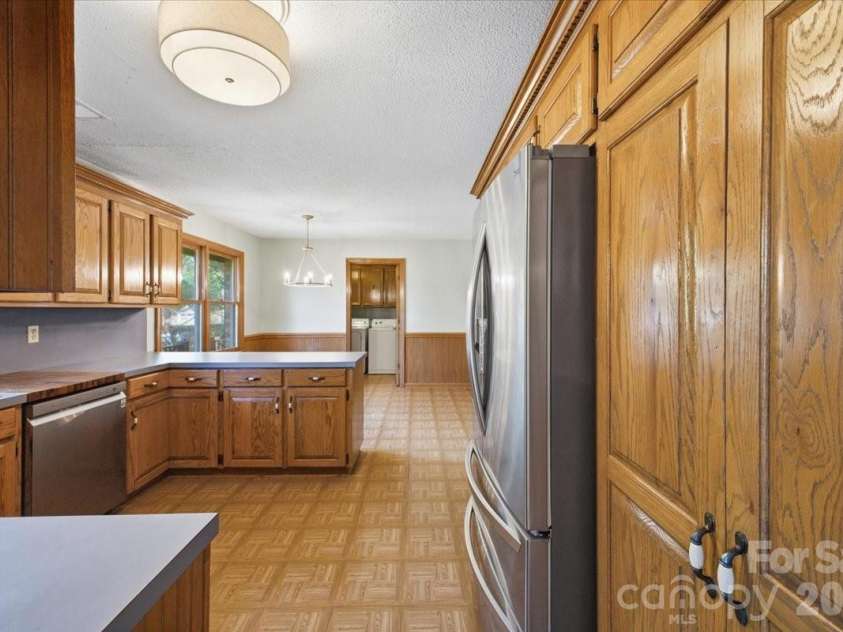 1200 Berkshire Drive, Kannapolis, NC 28081.  MLS# CAR4364946, YatesRealty ID 19124. Kitchen