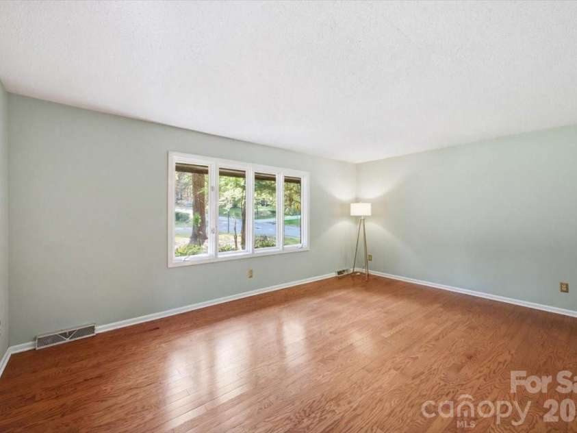 1200 Berkshire Drive, Kannapolis, NC 28081.  MLS# CAR4364946, YatesRealty ID 19124. Living Room