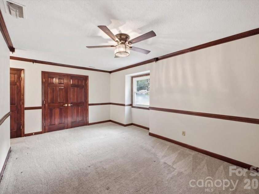 1200 Berkshire Drive, Kannapolis, NC 28081.  MLS# CAR4364946, YatesRealty ID 19124. Primary Bedroom