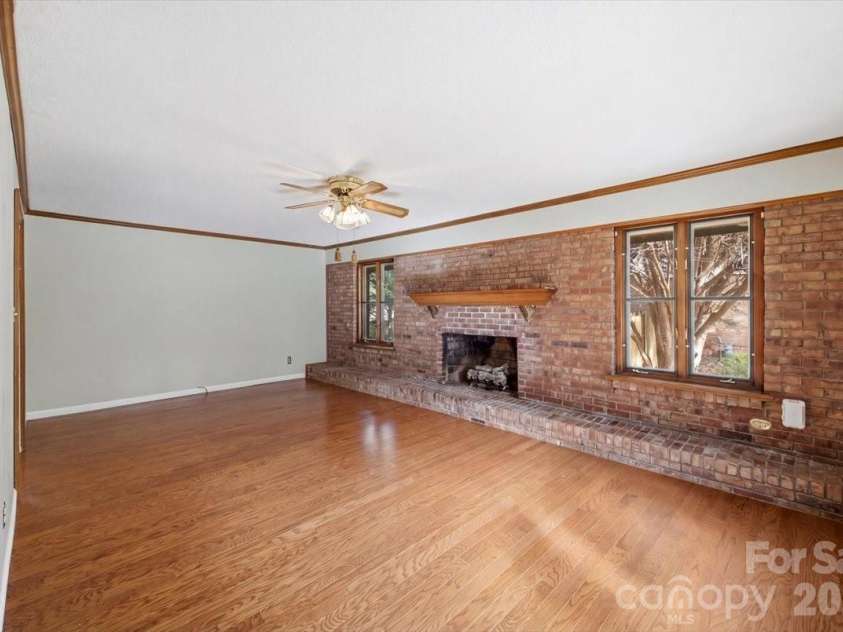 1200 Berkshire Drive, Kannapolis, NC 28081.  MLS# CAR4364946, YatesRealty ID 19124. Sitting Room
