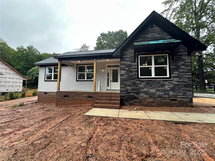 3261 Enola Drive, Rock Hill, SC 29732.  MLS# CAR4264054, YatesRealty ID 19125. 