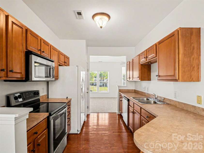 4201 Coulter Crossing, Charlotte, NC 28213.  MLS# CAR4378696, YatesRealty ID 19125. 