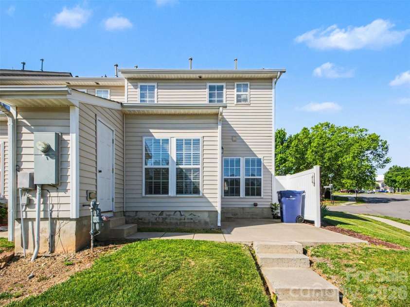4201 Coulter Crossing, Charlotte, NC 28213.  MLS# CAR4378696, YatesRealty ID 19125. 