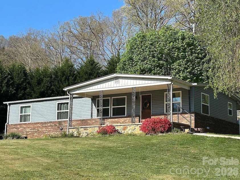 188 Wiggins Road, Candler, NC 28715.  MLS# CAR4377561, YatesRealty ID 19126. 