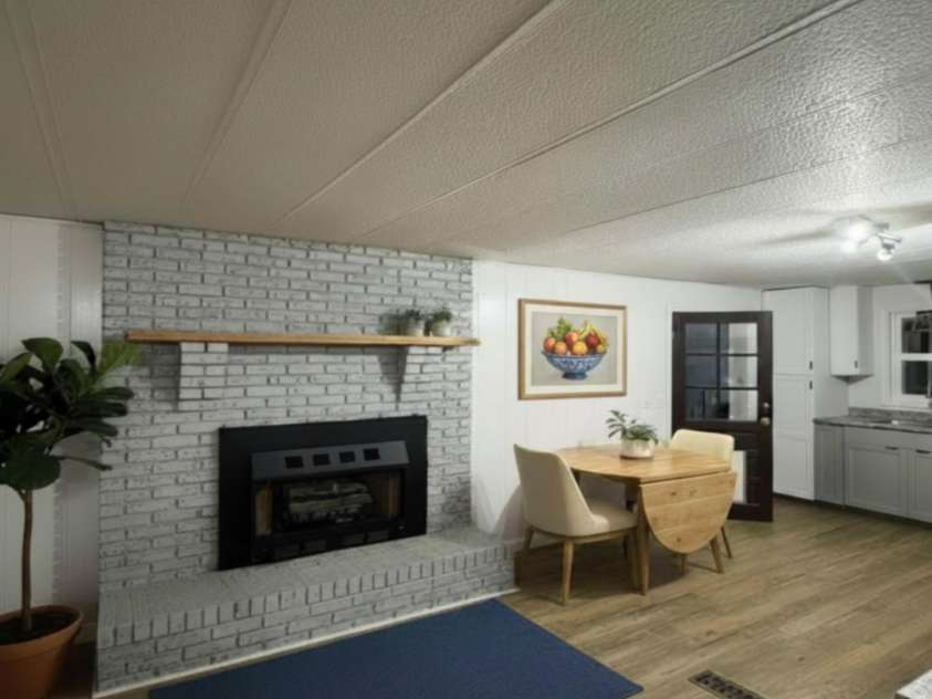 188 Wiggins Road, Candler, NC 28715.  MLS# CAR4377561, YatesRealty ID 19126. Fireplace/Breakfast nook