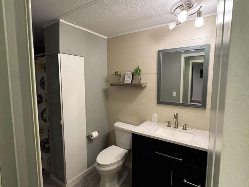188 Wiggins Road, Candler, NC 28715.  MLS# CAR4377561, YatesRealty ID 19126. Full Bath