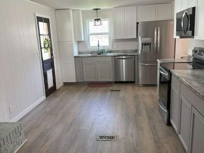 188 Wiggins Road, Candler, NC 28715.  MLS# CAR4377561, YatesRealty ID 19126. Kitchen