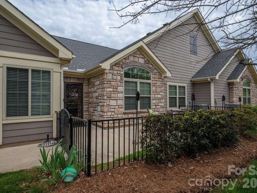 1434 Somersby Circle, Gastonia, NC 28054.  MLS# CAR4363523, YatesRealty ID 19128. 