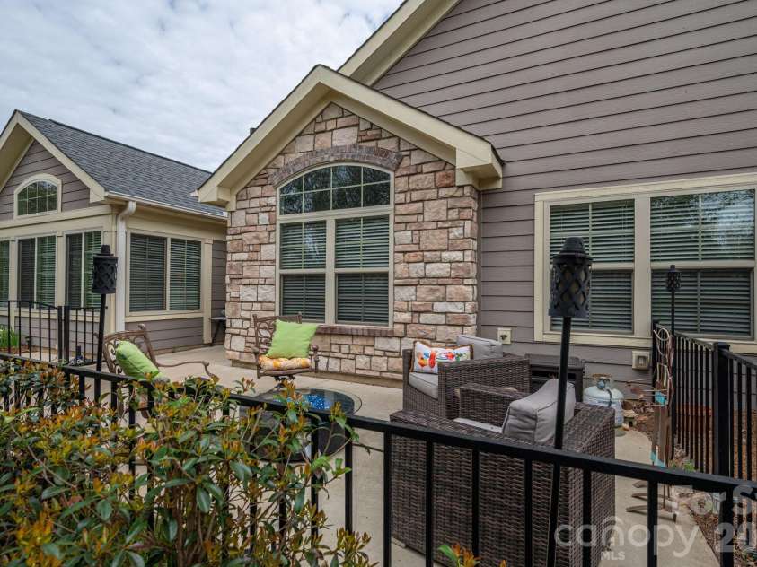 1434 Somersby Circle, Gastonia, NC 28054.  MLS# CAR4363523, YatesRealty ID 19128. 