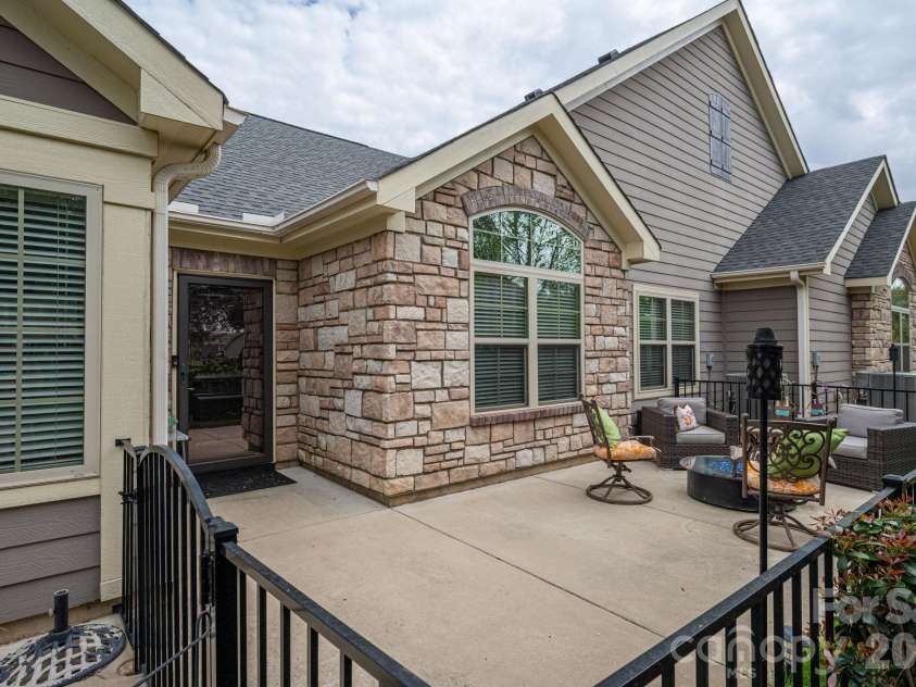 1434 Somersby Circle, Gastonia, NC 28054.  MLS# CAR4363523, YatesRealty ID 19128. Large Private Patio