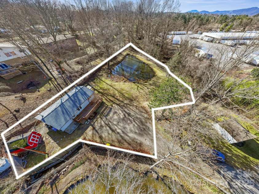 16 Rosscraggon Drive, Asheville, NC 28803.  MLS# CAR4219971, YatesRealty ID 19128. 