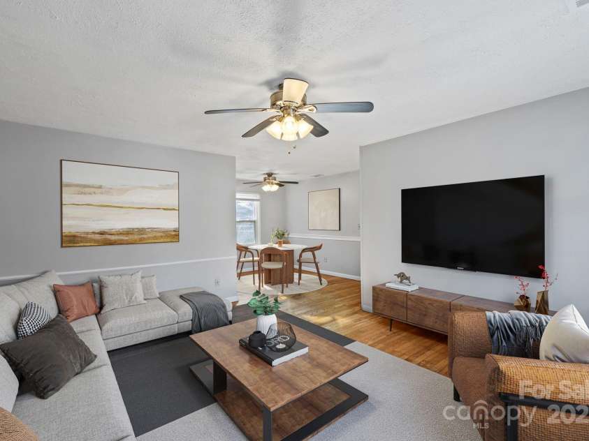 16 Rosscraggon Drive, Asheville, NC 28803.  MLS# CAR4219971, YatesRealty ID 19128. Living Area - Virtually Staged