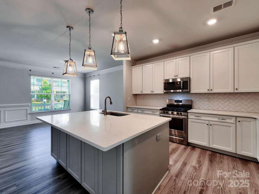 2001 Laurel Village Circle, Belmont, NC 28012.  MLS# CAR4258916, YatesRealty ID 19129. 