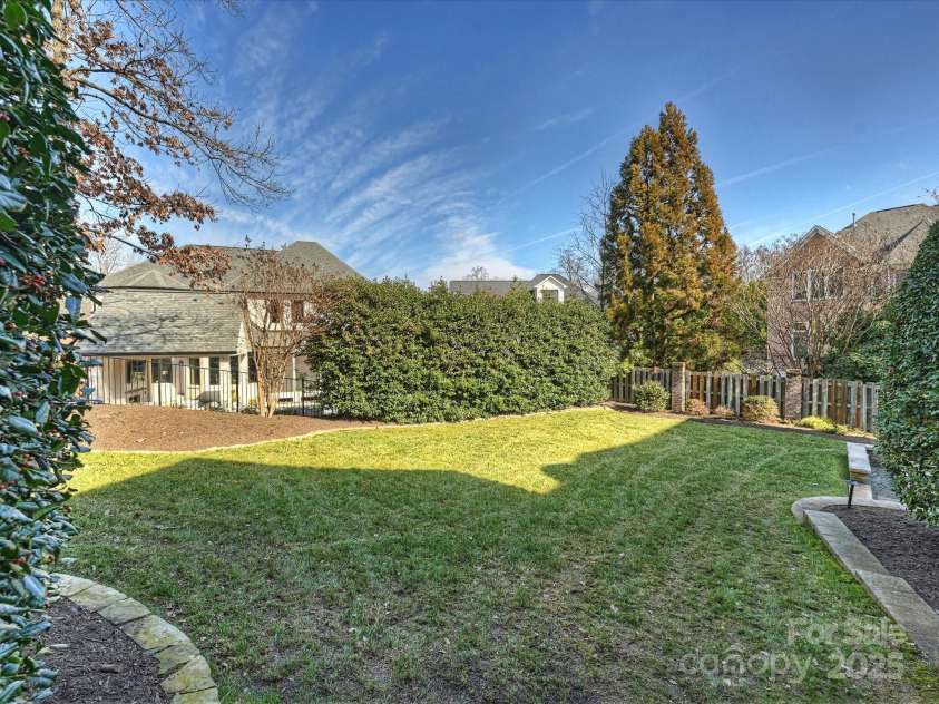 3827 Bramwyck Drive, Charlotte, NC 28210.  MLS# CAR4215498, YatesRealty ID 1913. Backyard
