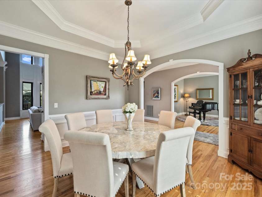 3827 Bramwyck Drive, Charlotte, NC 28210.  MLS# CAR4215498, YatesRealty ID 1913. Dining Room