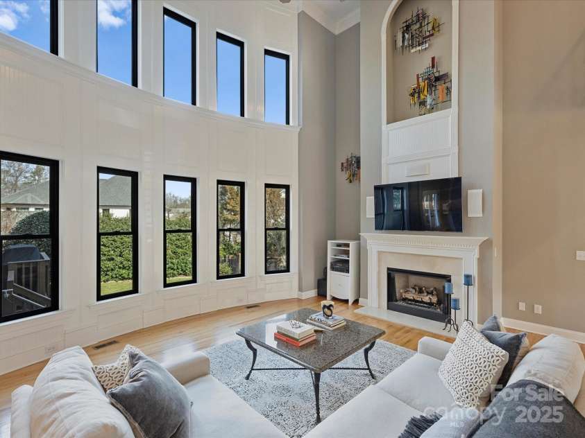 3827 Bramwyck Drive, Charlotte, NC 28210.  MLS# CAR4215498, YatesRealty ID 1913. Great Room