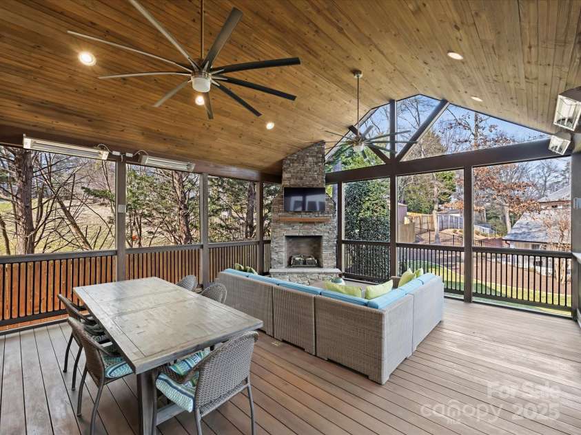 3827 Bramwyck Drive, Charlotte, NC 28210.  MLS# CAR4215498, YatesRealty ID 1913. Rear Screened Porch