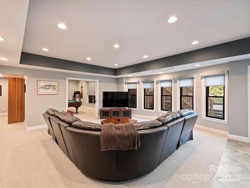 3827 Bramwyck Drive, Charlotte, NC 28210.  MLS# CAR4215498, YatesRealty ID 1913. Recreation Room
