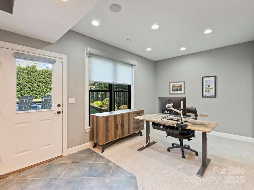 3827 Bramwyck Drive, Charlotte, NC 28210.  MLS# CAR4215498, YatesRealty ID 1913. Recreation Room