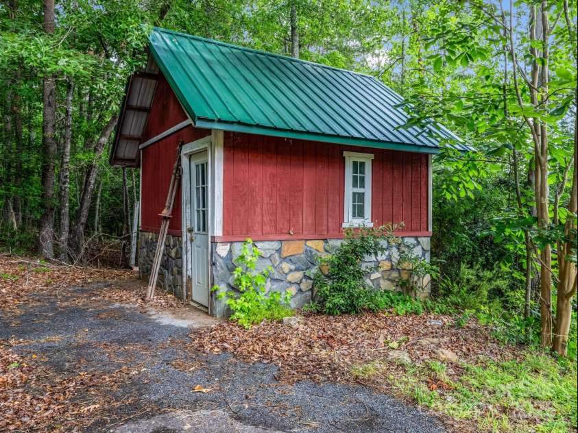 4086 Big Island Road, Rutherfordton, NC 28139.  MLS# CAR4275947, YatesRealty ID 1913. 
