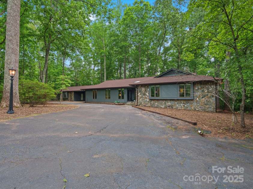 2730 Highway 557 Highway, Clover, SC 29710.  MLS# CAR4266151, YatesRealty ID 19132. 