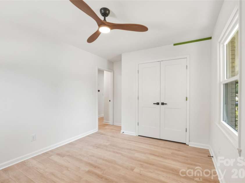 5701 Ilford Street, Charlotte, NC 28215.  MLS# CAR4374140, YatesRealty ID 19132. 