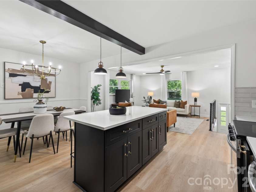 5701 Ilford Street, Charlotte, NC 28215.  MLS# CAR4374140, YatesRealty ID 19132. 