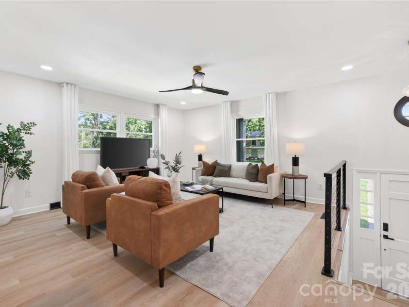 5701 Ilford Street, Charlotte, NC 28215.  MLS# CAR4374140, YatesRealty ID 19132. 