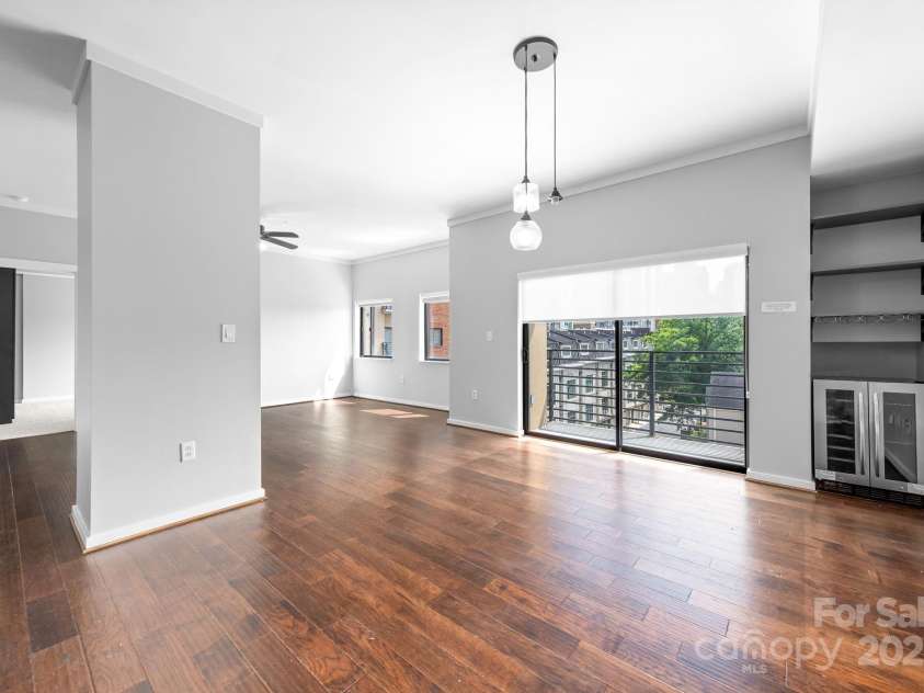 715 N Church Street, Charlotte, NC 28202.  MLS# CAR4269465, YatesRealty ID 19133. 