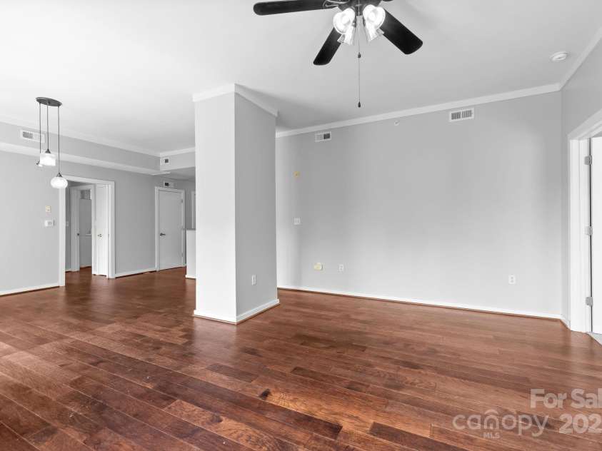 715 N Church Street, Charlotte, NC 28202.  MLS# CAR4269465, YatesRealty ID 19133. 