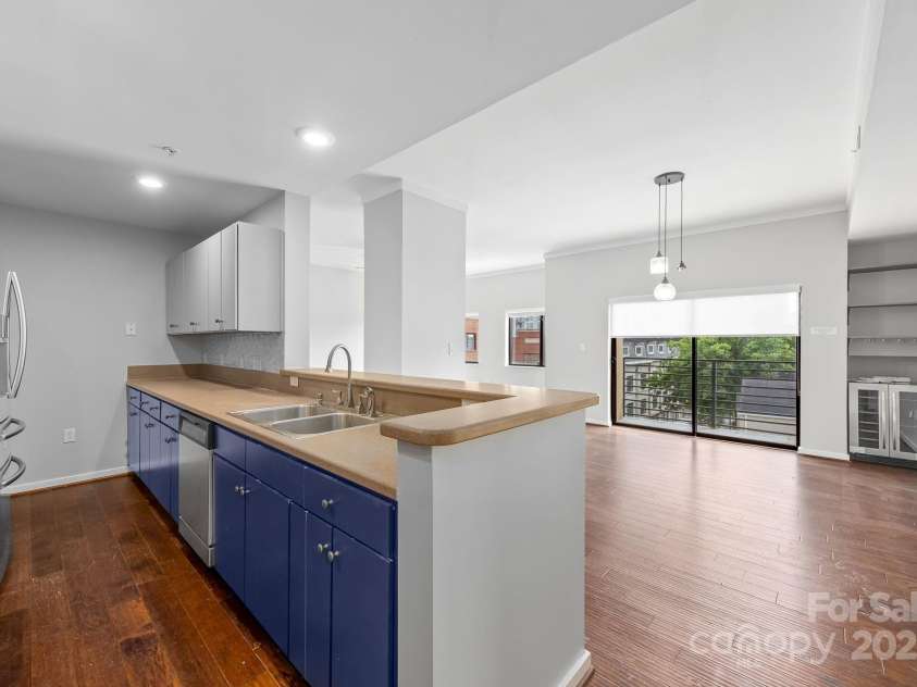 715 N Church Street, Charlotte, NC 28202.  MLS# CAR4269465, YatesRealty ID 19133. 