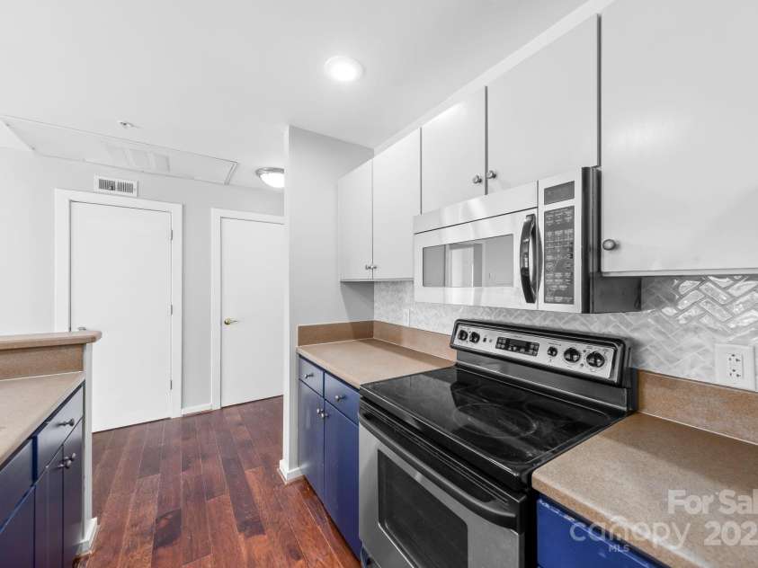 715 N Church Street, Charlotte, NC 28202.  MLS# CAR4269465, YatesRealty ID 19133. 