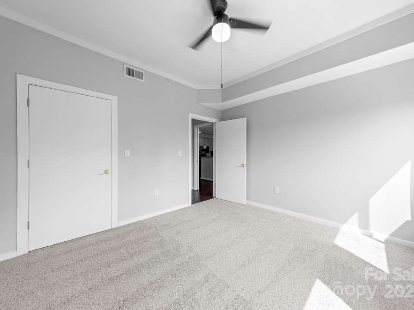 715 N Church Street, Charlotte, NC 28202.  MLS# CAR4269465, YatesRealty ID 19133. 