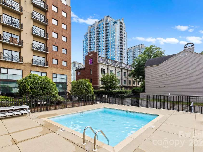 715 N Church Street, Charlotte, NC 28202.  MLS# CAR4269465, YatesRealty ID 19133. COMMUNITY SWIMMING