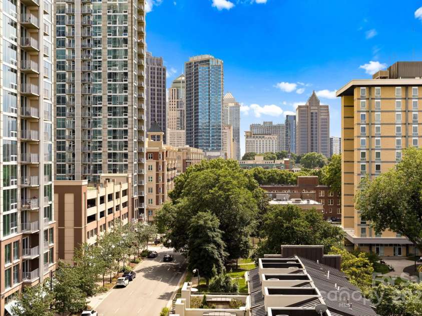 715 N Church Street, Charlotte, NC 28202.  MLS# CAR4269465, YatesRealty ID 19133. INCREDIBLE VIEWS!