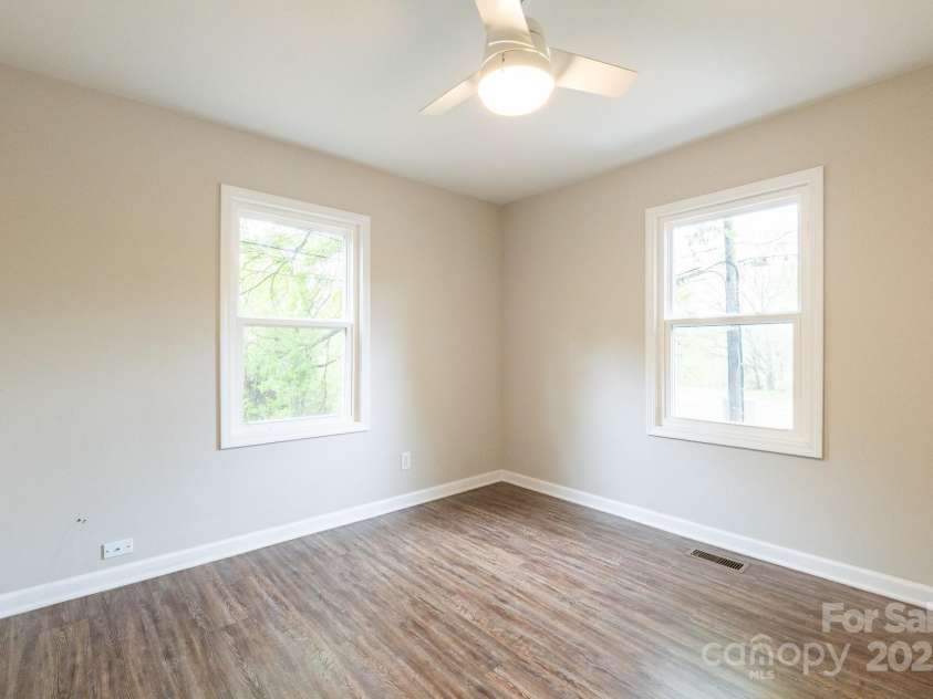 1011 Rickert Street, Statesville, NC 28677.  MLS# CAR4247051, YatesRealty ID 19134. 