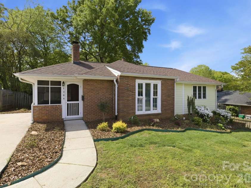 1408 Seneca Place, Charlotte, NC 28209.  MLS# CAR4369394, YatesRealty ID 19134. 