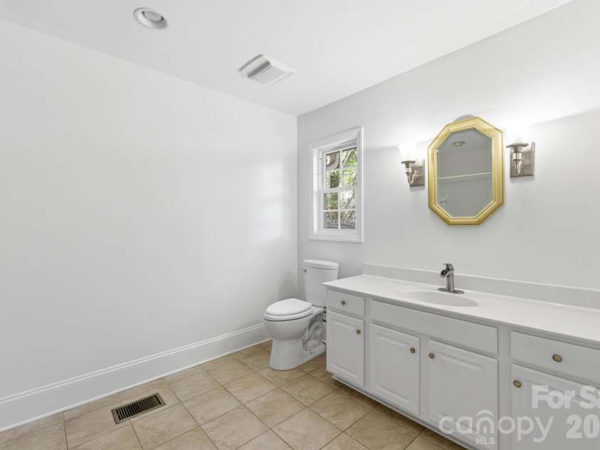 1408 Seneca Place, Charlotte, NC 28209.  MLS# CAR4369394, YatesRealty ID 19134. 